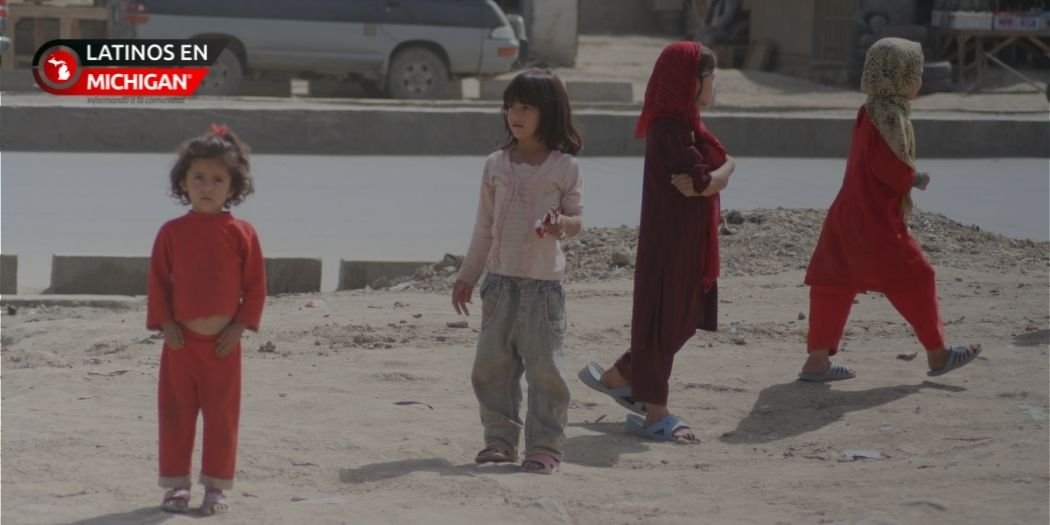 niños inmigrantes afganos